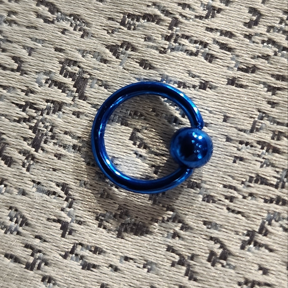 Bundle Of Five Belly Button Rings - Picture 4 of 6